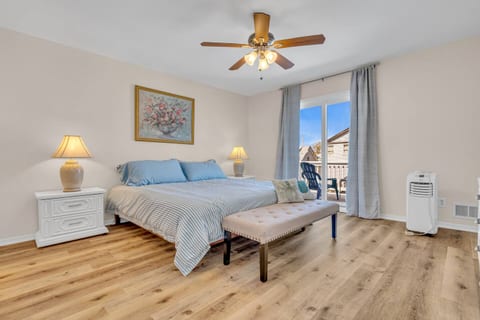Bayview Coastal 4BR | Steps to Shore •Free Parking