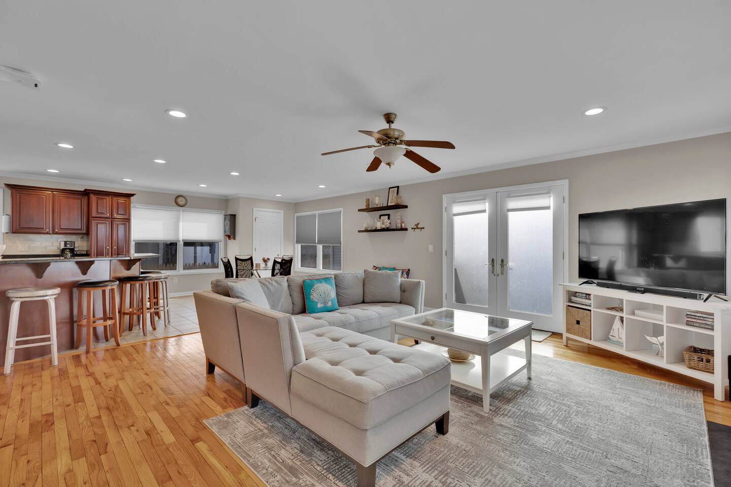 Oceanfront Villa - Panoramic NYC Views - Luxury Home