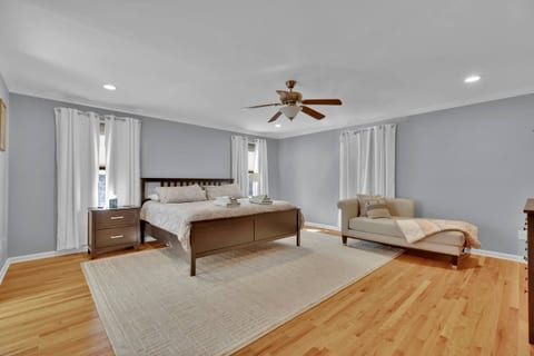 Oceanfront Villa - Panoramic NYC Views - Luxury Home