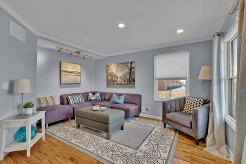 Oceanfront Villa - Panoramic NYC Views - Luxury Home