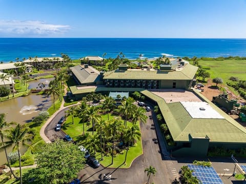 Kauai. 5 Resort Rooms Sleeps 15. Beachfront Resort