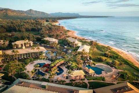 Kauai. 5 Resort Rooms Sleeps 15. Beachfront Resort