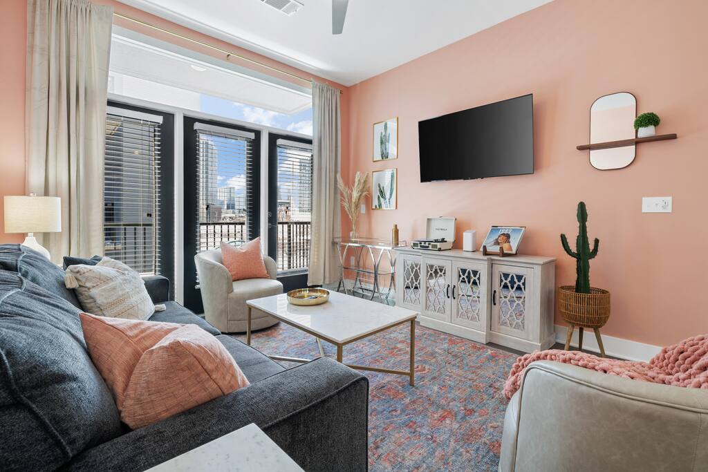 Relax after a long day exploring Nashville and enjoy your favorite shows on our Roku streaming tv.