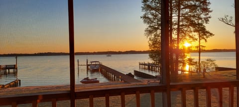 4BR Riverfront House w/ Private Boat Dock
