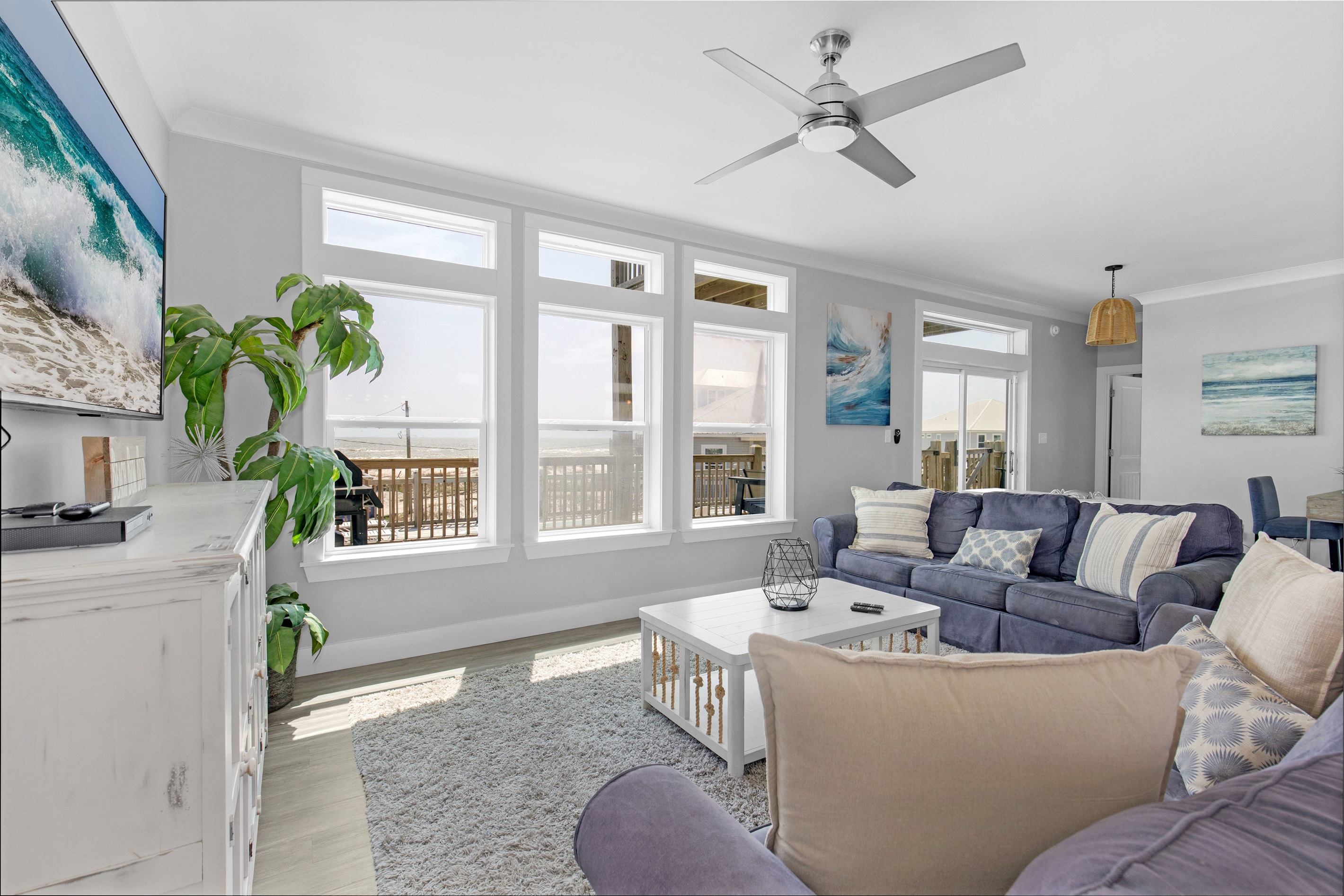 Living Area overlooking the Gulf