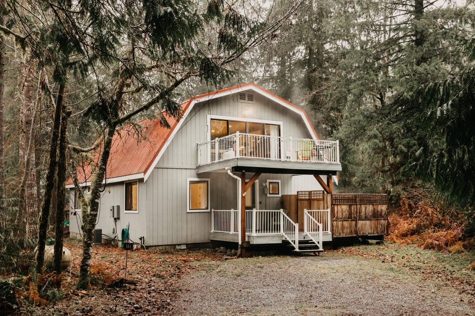 52MBR - Mt Baker Lodging Cabin - Sleeps 9! - Glacier