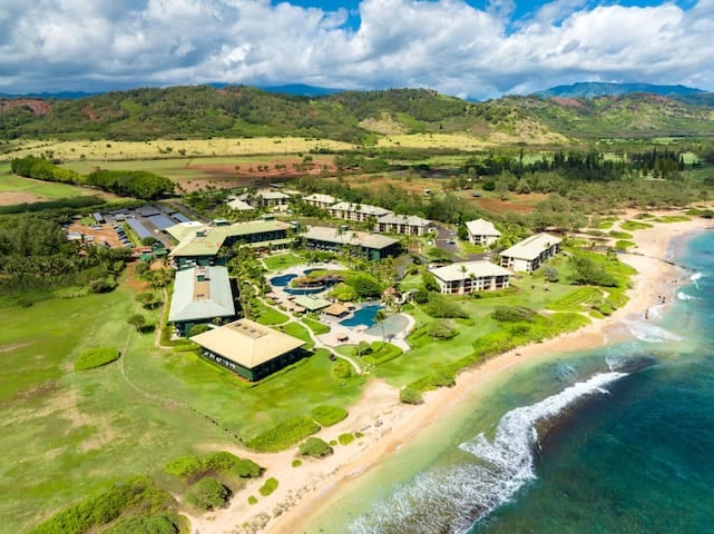 Kauai. Mountain View Room.4 Star Beachfront Resort - Lihue