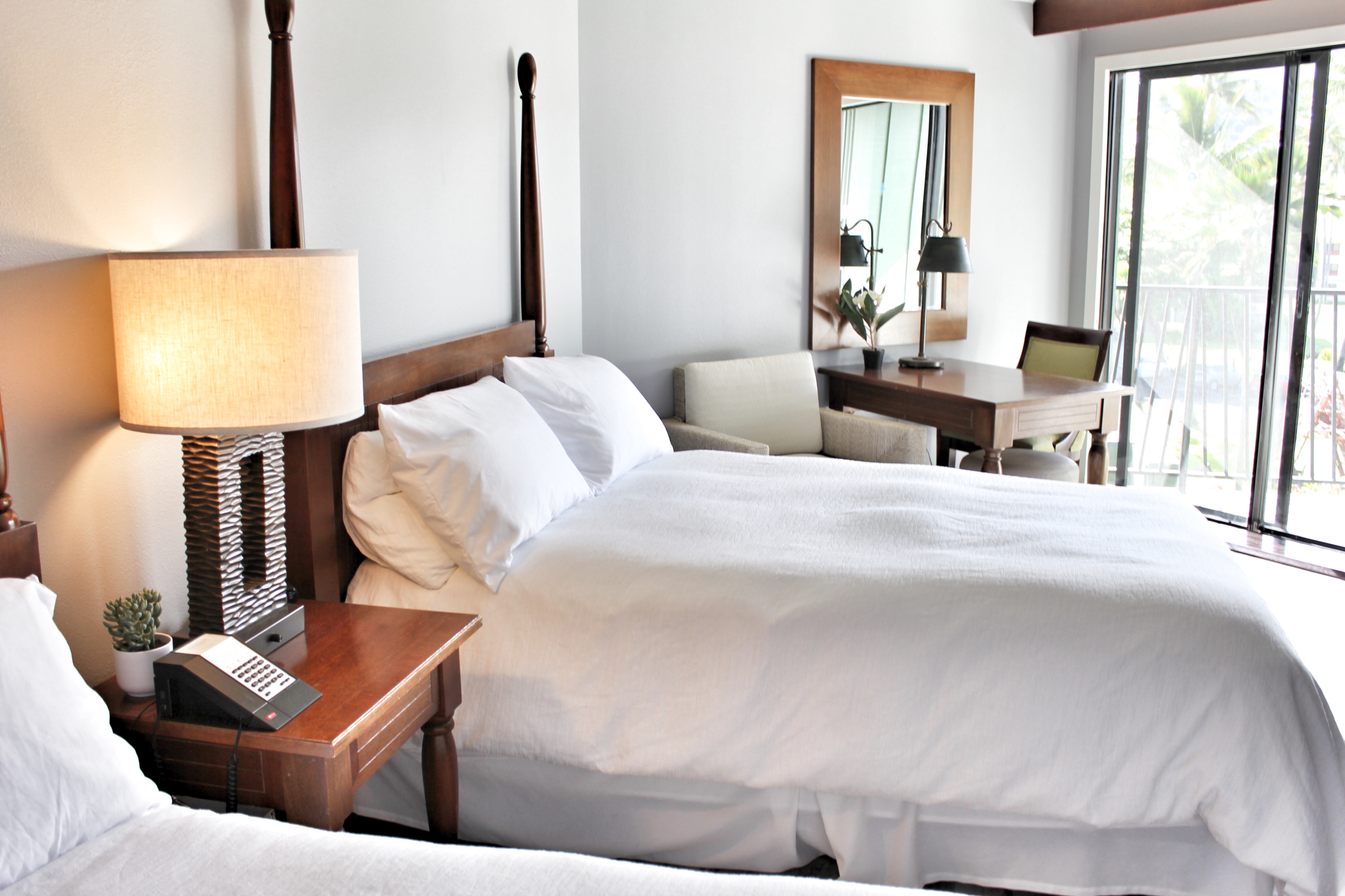 kauai-mountain-view-room-4-star-beachfront-resort/