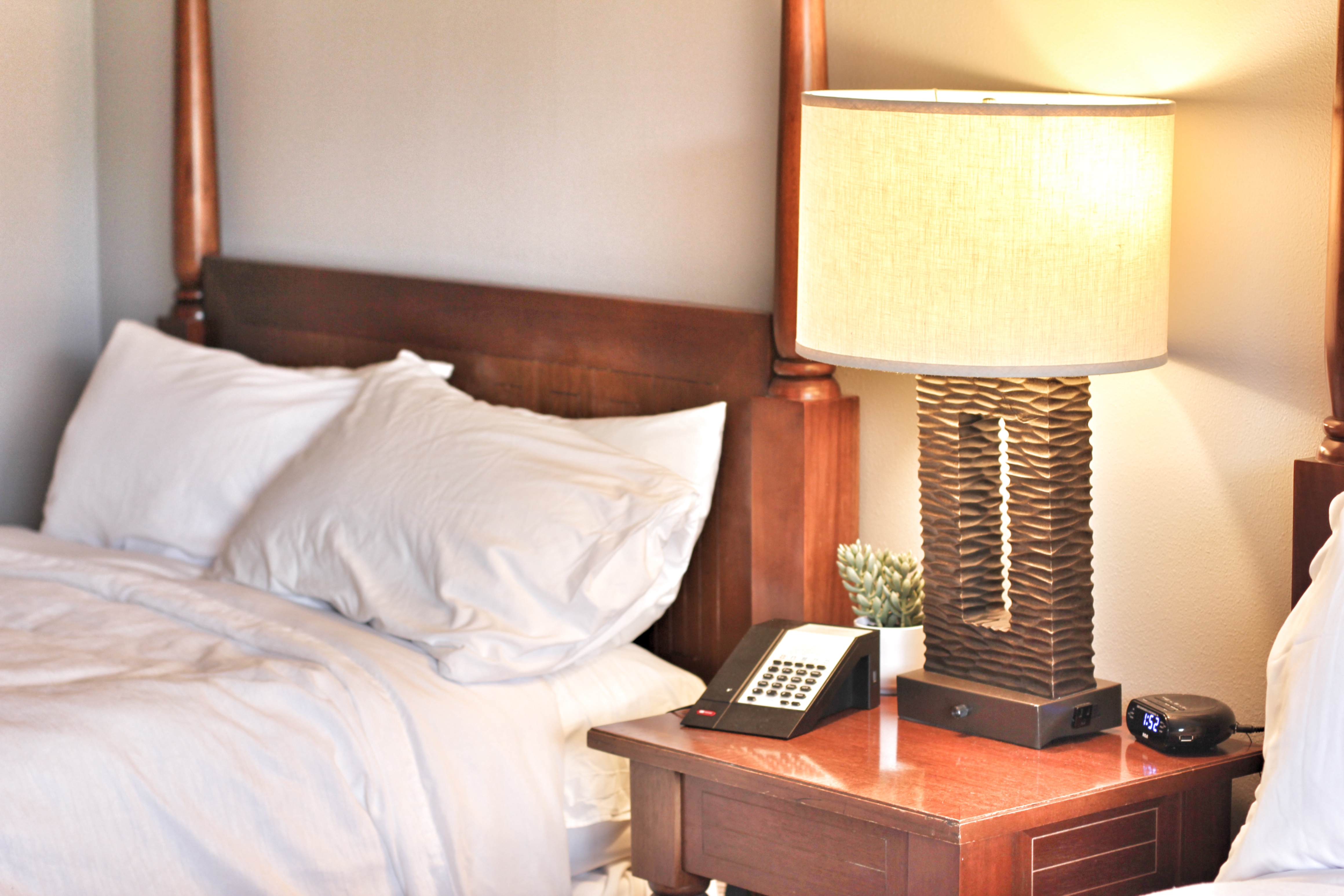 kauai-mountain-view-room-4-star-beachfront-resort/