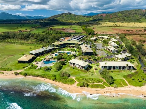 Kauai. Mountain View Room.4 Star Beachfront Resort