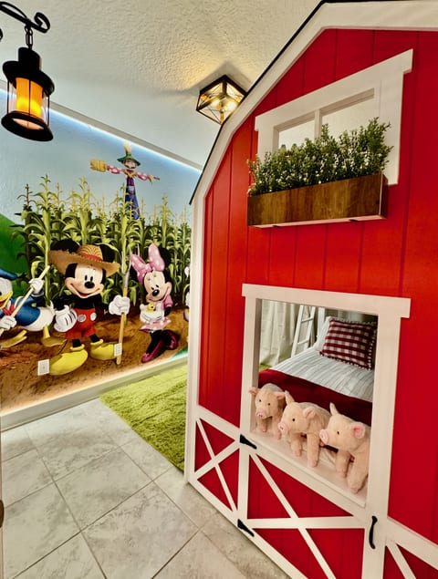 102 - Charming Themed Condo Completely Remodeled