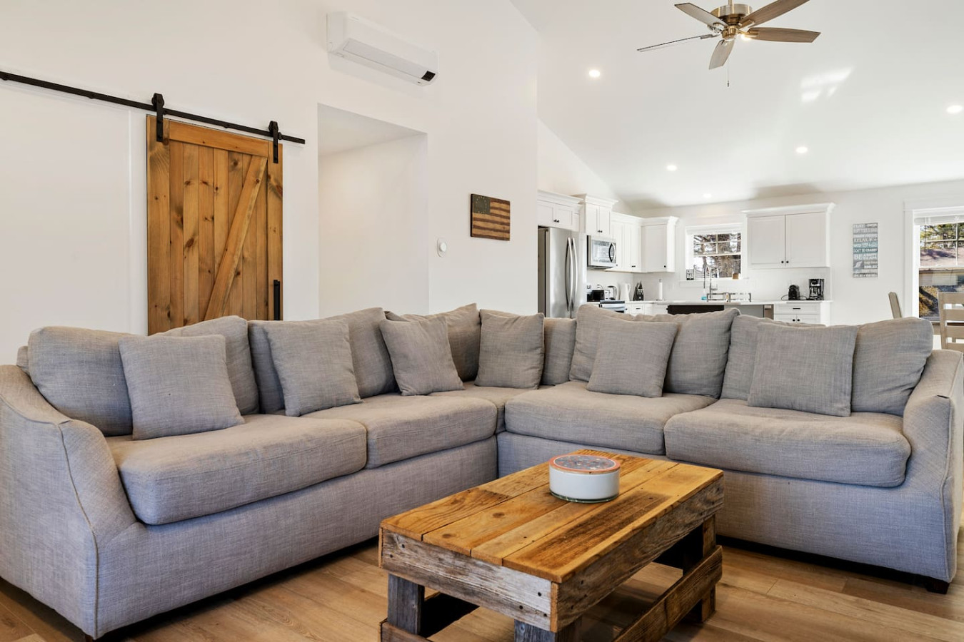 serene-and-stylish-seaview-home/