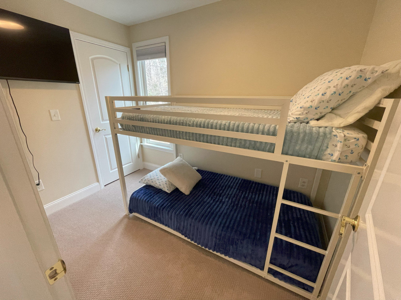 Twin over Twin Bunk Beds with a Smart TV Twin over Twin Bunk Beds with a Smart TV - Winnipesaukee Lakefront w/ Private Dock, Beach, Kayaks - Laconia