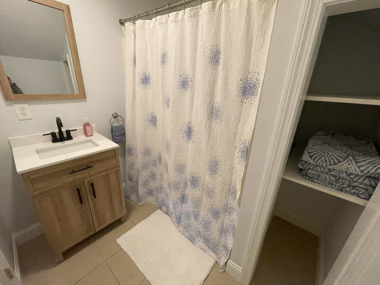 Upstairs Full Bath with Tub Upstairs Full Bath with Tub - Winnipesaukee Lakefront w/ Private Dock, Beach, Kayaks - Laconia