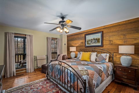 Primary king bedroom | en suite bathroom