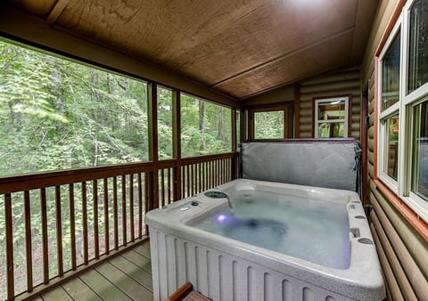 Private Hot Tub on Screened in Patio