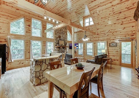 Open Floor Plan, Lots of Light