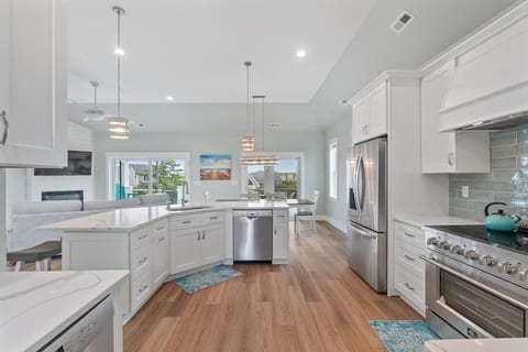 Large kitchen where many can work
