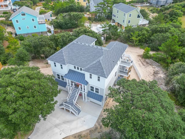 tucked back in the cul-de-sac adds extra privacy