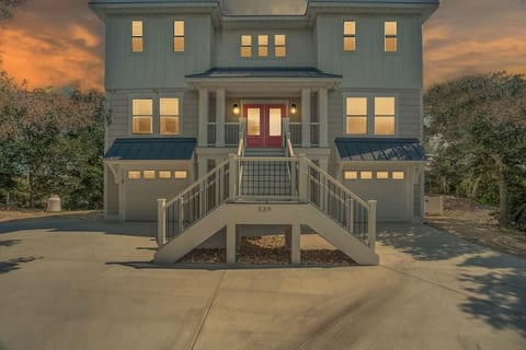 Sparkling new beach side cottage