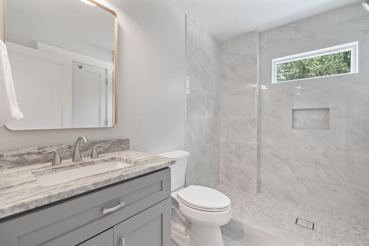 Sparkling new beach side cottage - Corolla