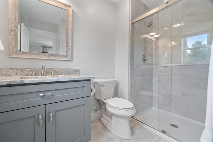 2nd floor private bathroom for King bedroom (yellow bedroom)