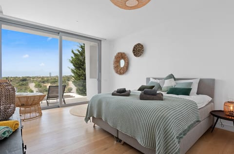 Luxury 4 Bedroom 3 Bathroom holiday villa