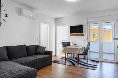 Apartments Lacic - Unit 377021-13
