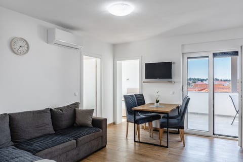 Apartments Lacic - Unit 377022-13