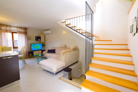 House Nonina kuca - Unit 377058-13