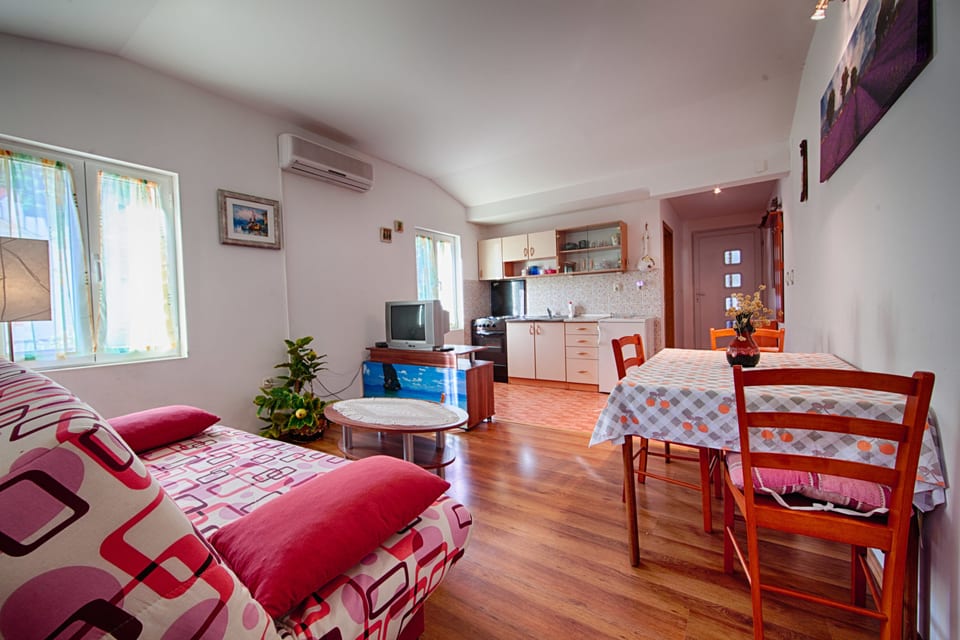 Apartments Dina - Unit 377095-13 - Croatia