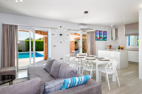 Villa Batana - Unit 377115-13
