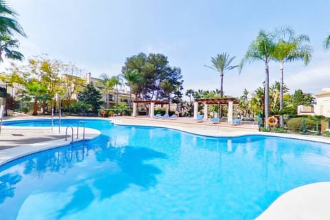 Luxury 3BR Townhouse in Puerto Banús Walk to Beach