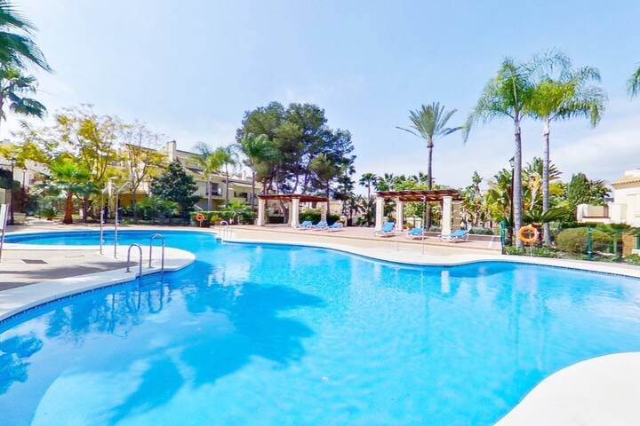 Luxury 3BR Townhouse in Puerto Banús Walk to Beach - Marbella