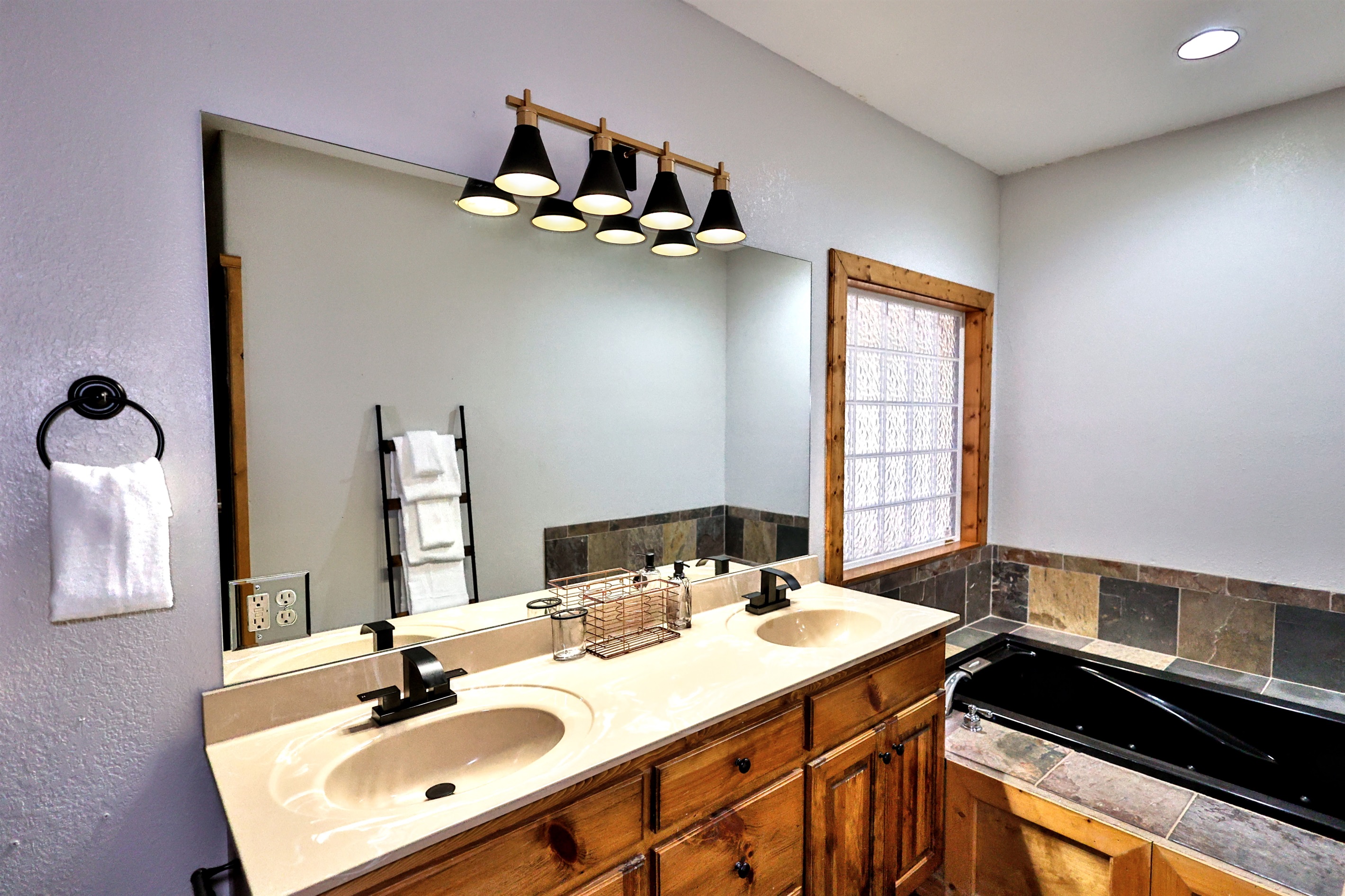 En-Suite Master Bathroom