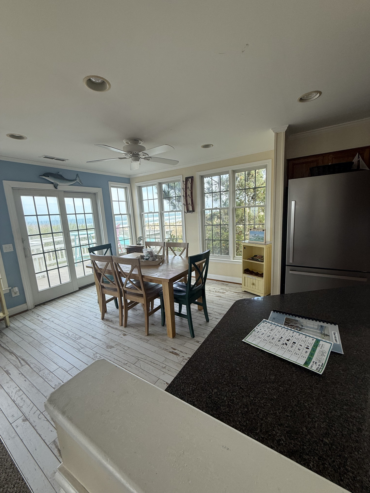s.nagsheadoceancottage-whot-tub-sleeps-8-pet-friendlykid-friendly/