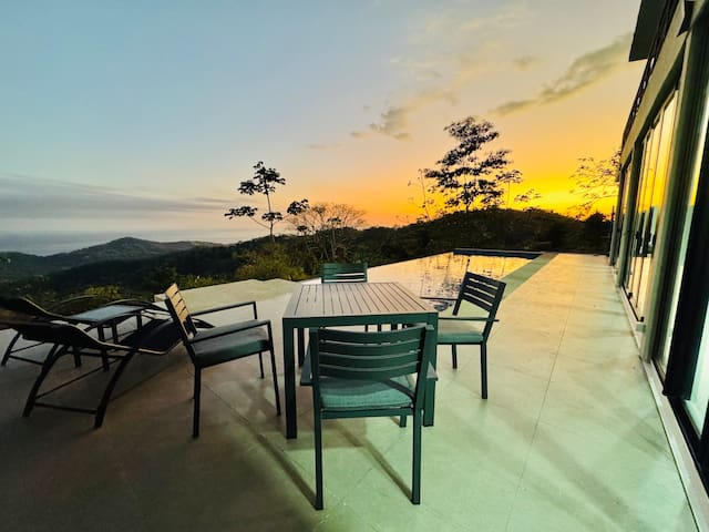 Coco Rica Luxury Oceanview Villa - Bahia Pez Vela Beach Resort