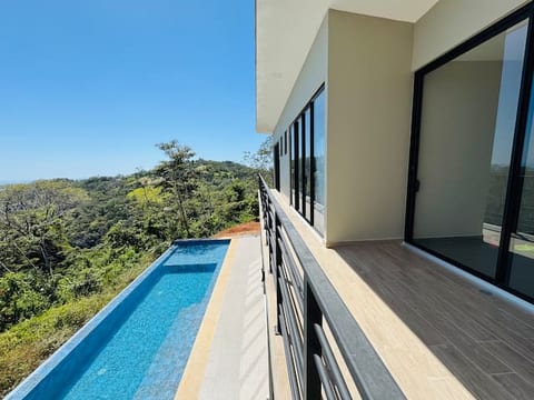 Coco Rica Luxury Oceanview Villa