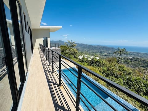 Coco Rica Luxury Oceanview Villa
