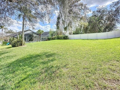 Sunny Oaks Poolside, pool spa games,4m to Disney