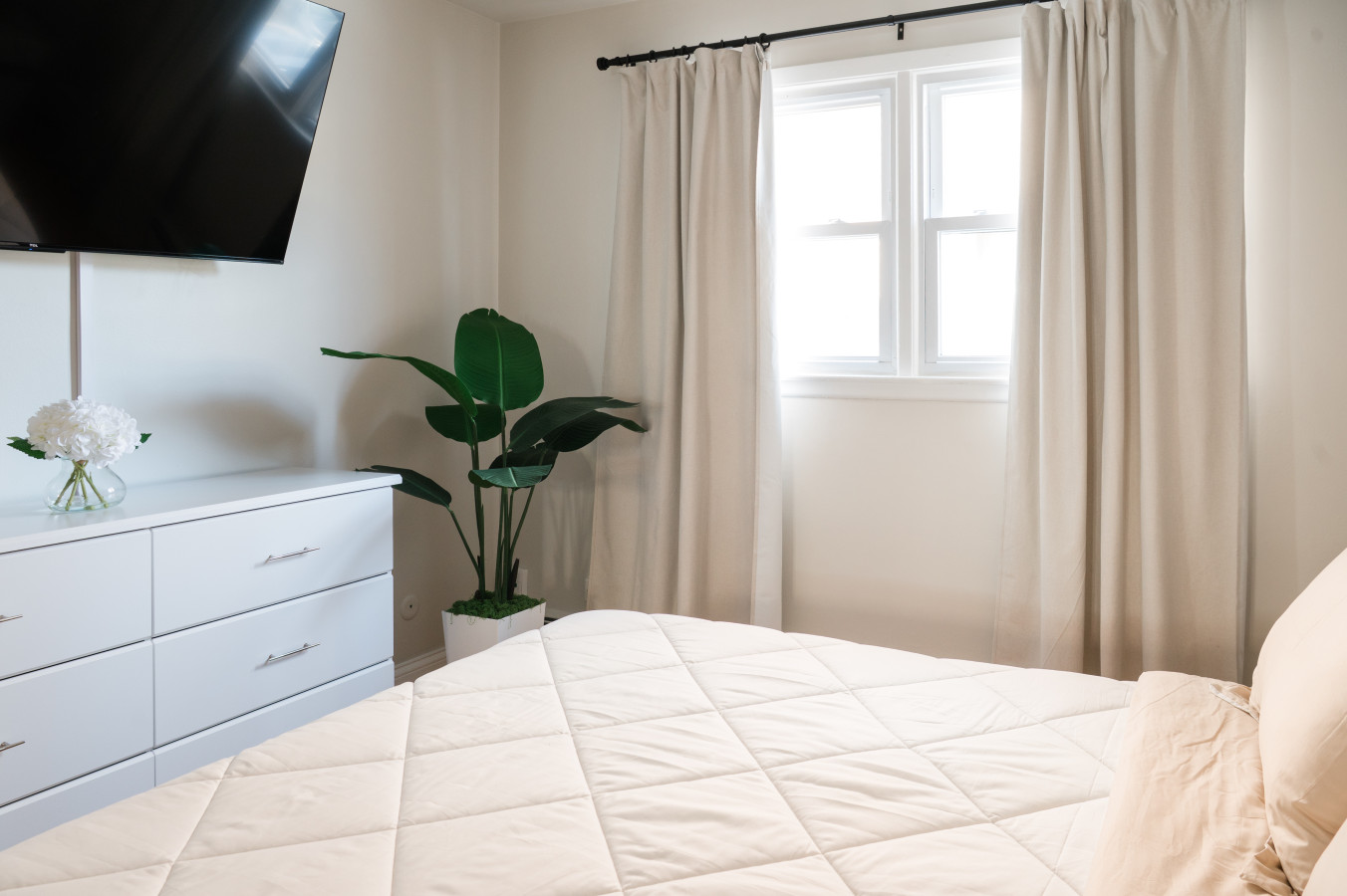 2br-*-newly-furnished-modern-apt-*-near-o'hare/