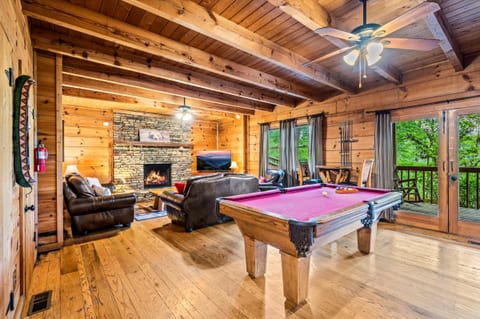 Moonshine Mountain Lodge