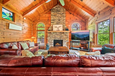 Moonshine Mountain Lodge