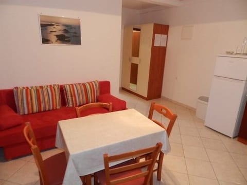 Apartments Emil - Unit 48372-61
