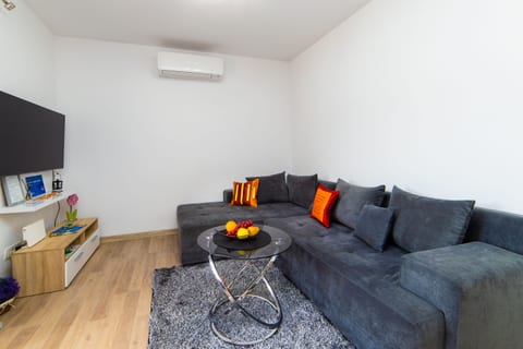 Apartment Karlo - Unit 377017-13