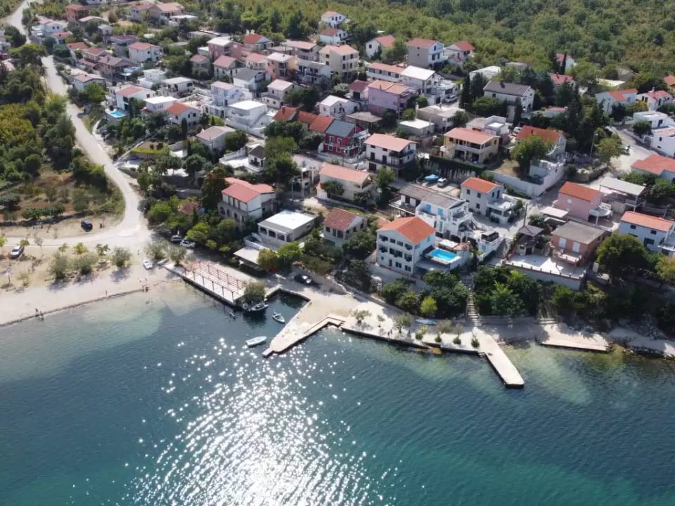 Mia - Novigrad