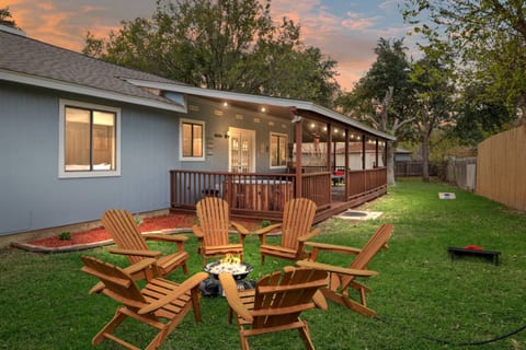 Gather around the firepit as twilight descends, sharing stories and making memories under the open sky – outdoor relaxation at its finest!