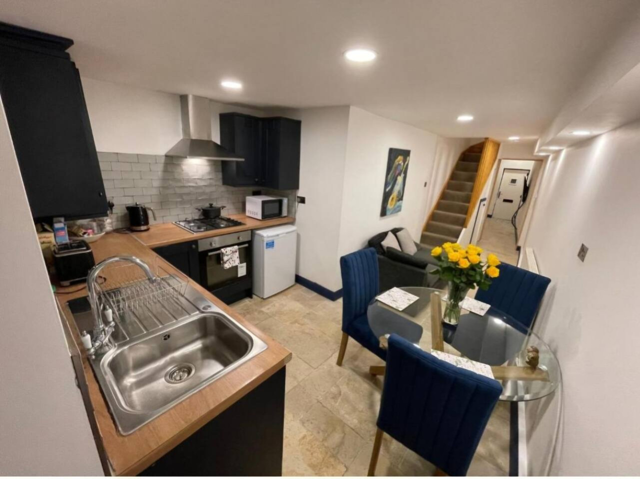 stylish-cottage-central-gloucester-sleeps-5/