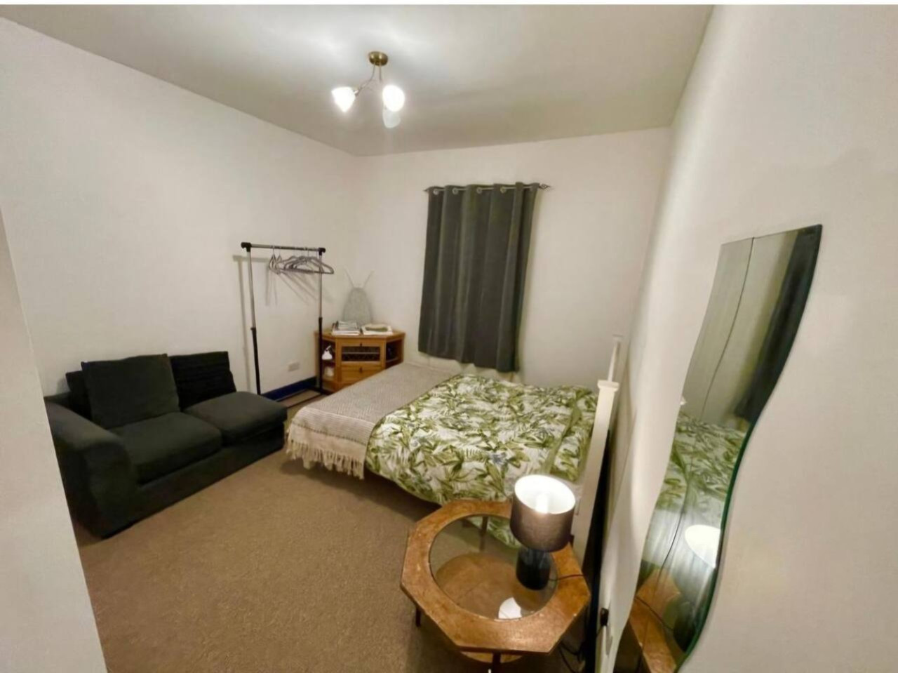 stylish-cottage-central-gloucester-sleeps-5/