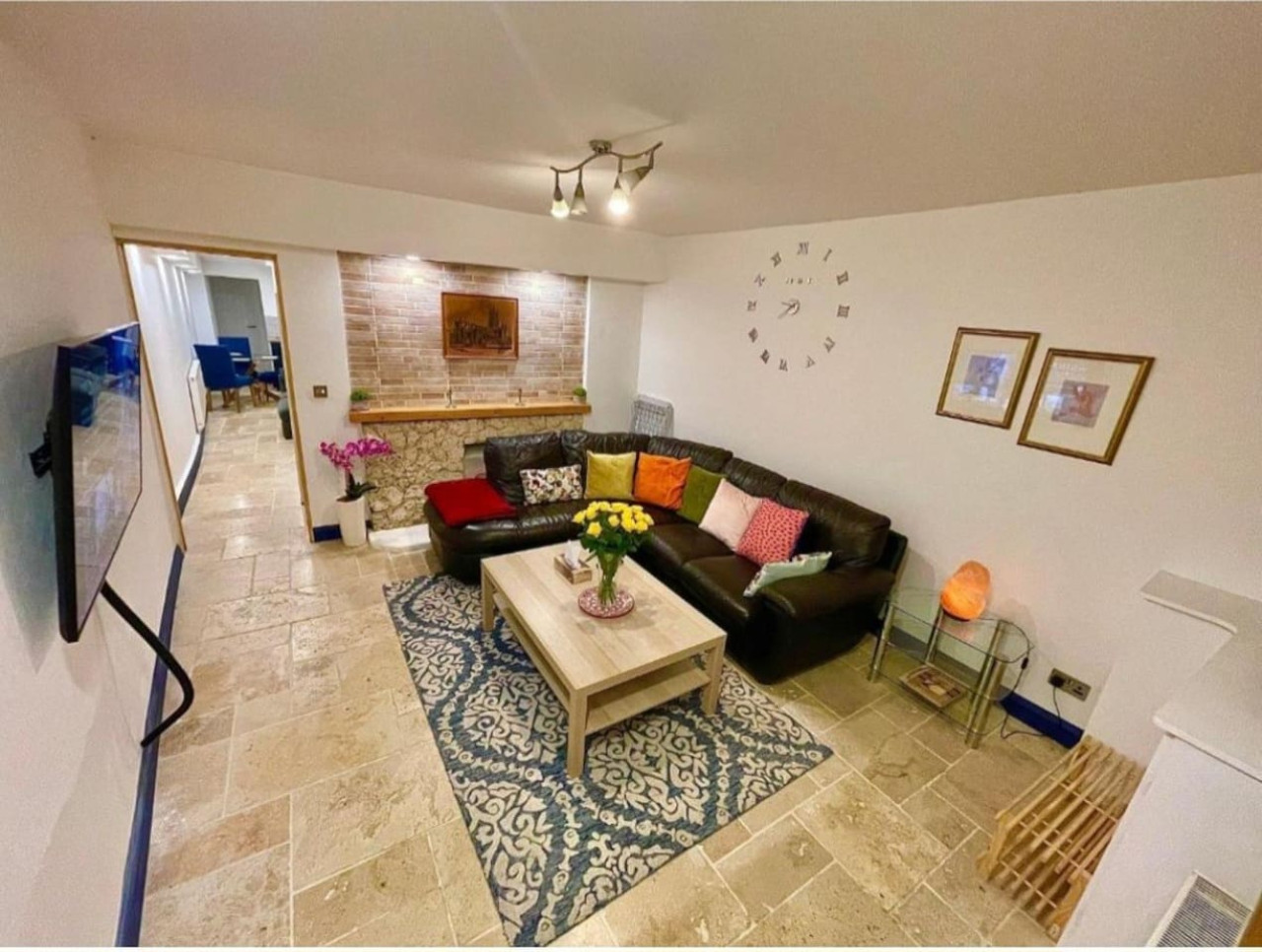 stylish-cottage-central-gloucester-sleeps-5/